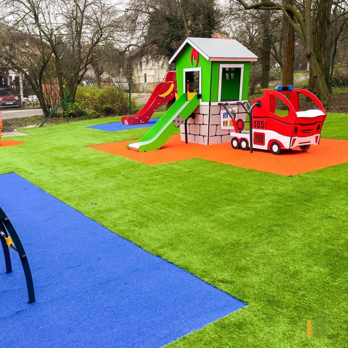 Tápió téri Játszótér és Szabadidőpark – műfüves sportpark | Prémium Pázsit - tapio ter jatszoter tuzolto mufu