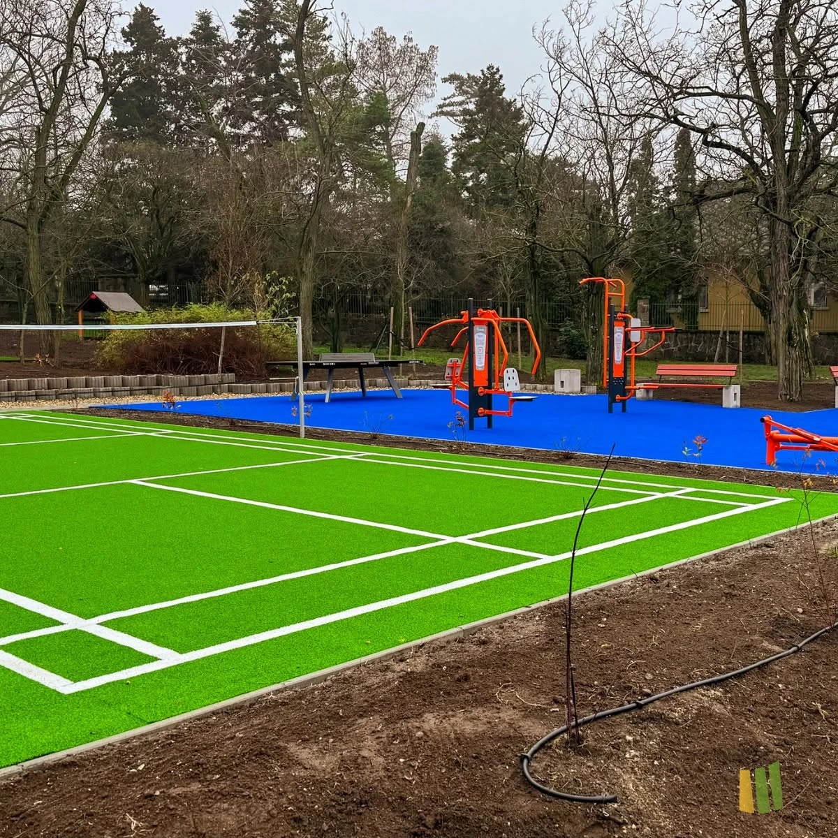 Tápió téri Játszótér és Szabadidőpark – műfüves sportpark | Prémium Pázsit - tapio ter tollaslabda edzogep mufu