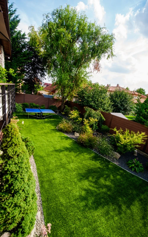 Műfű kertbe
